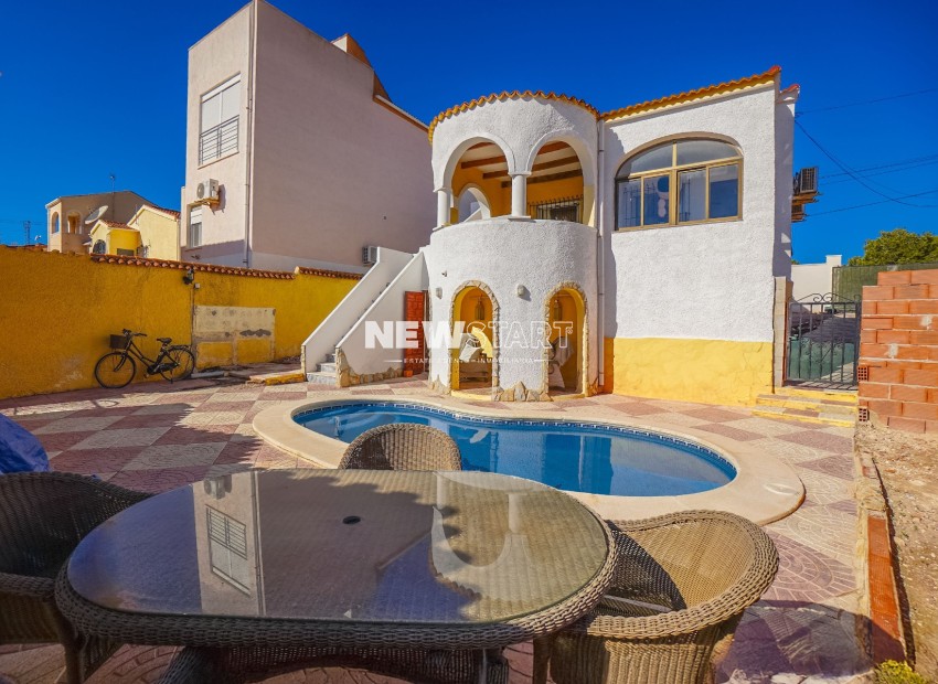 Resale - Detached - La Marina - Urb. La Marina