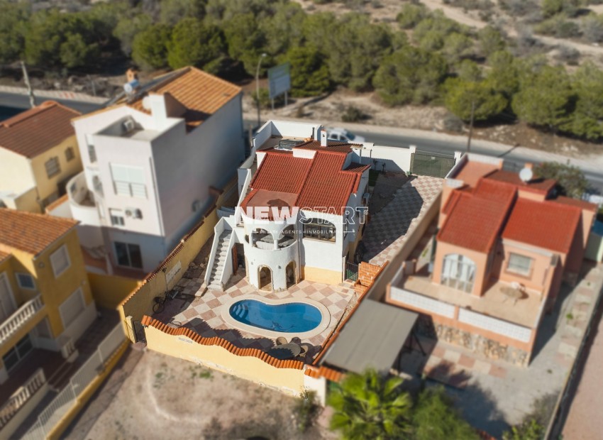 Resale - Detached - La Marina - Urb. La Marina