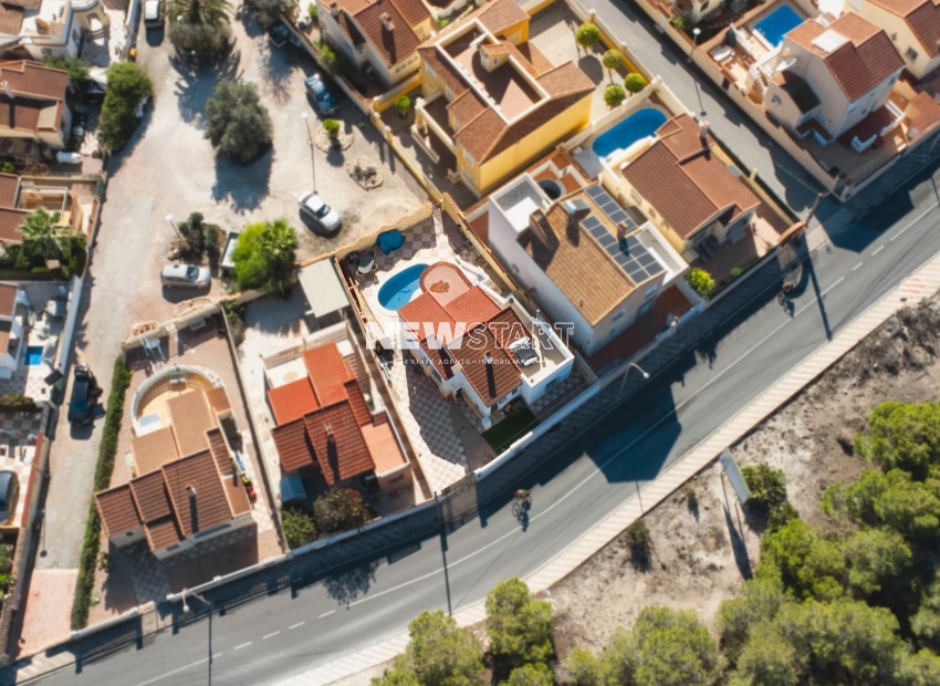 Resale - Detached - La Marina - Urb. La Marina