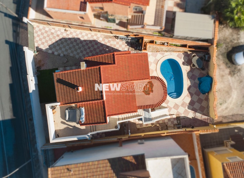 Resale - Detached - La Marina - Urb. La Marina