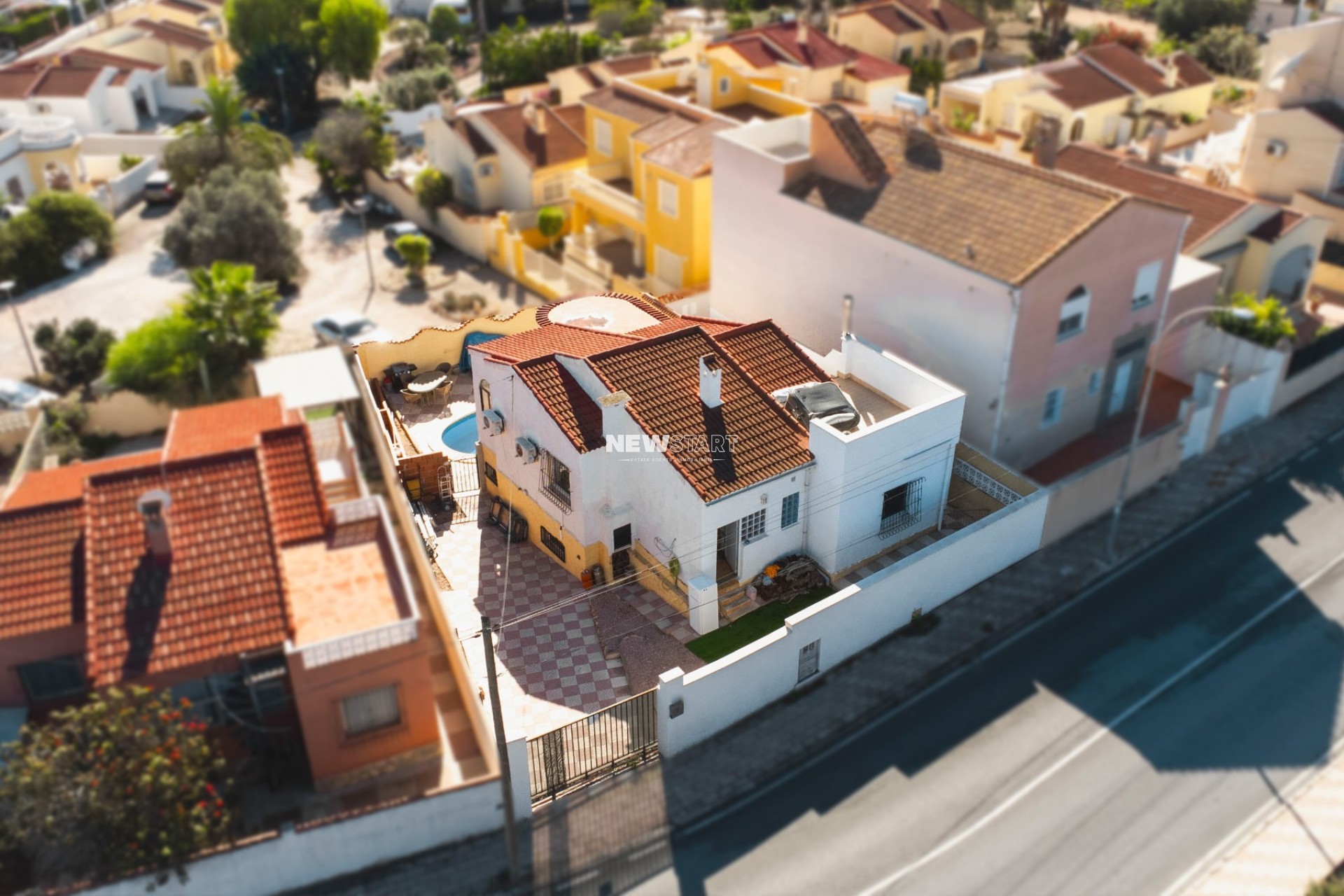 Resale - Detached - La Marina - Urb. La Marina