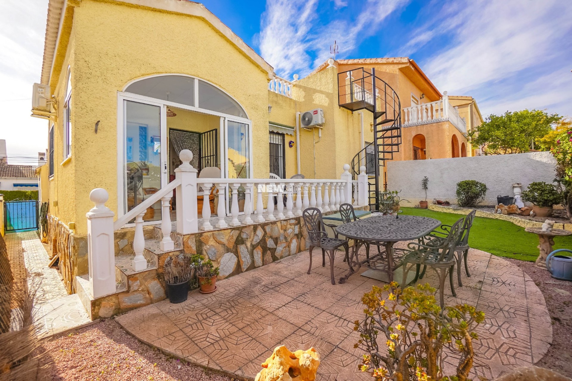 Resale - Detached - La Marina - Urb. La Marina