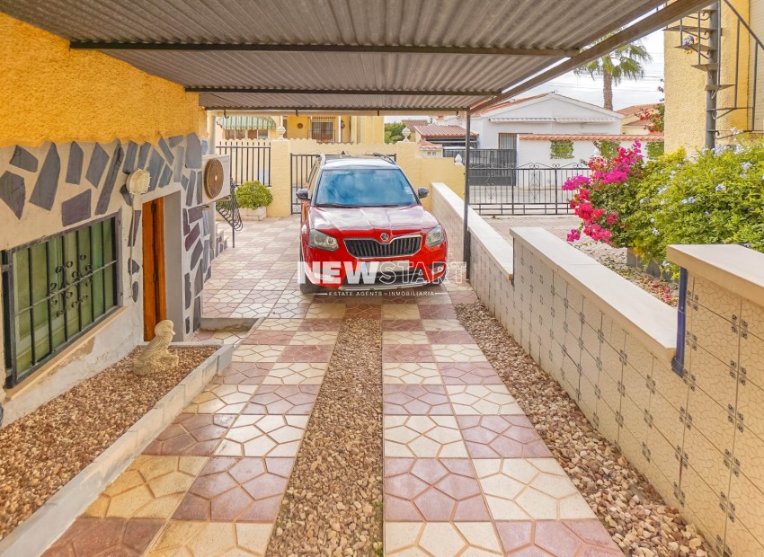 Resale - Detached - La Marina - Urb. La Marina