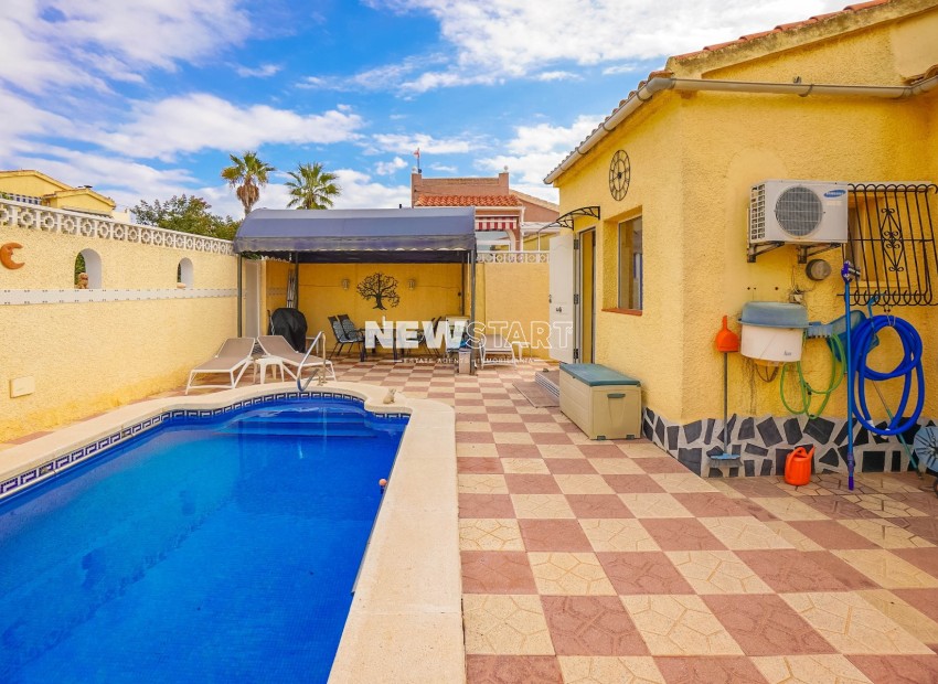 Resale - Detached - La Marina - Urb. La Marina