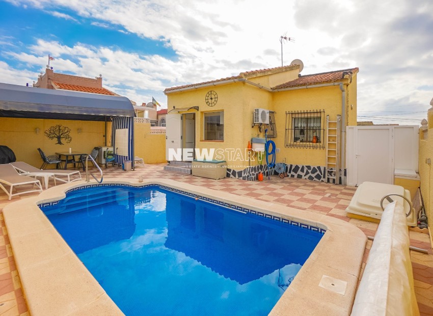 Resale - Detached - La Marina - Urb. La Marina