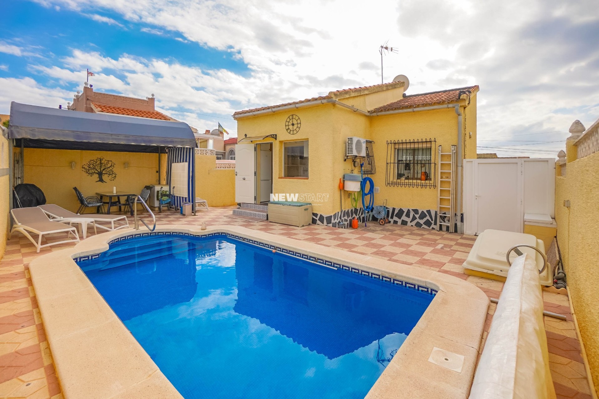 Resale - Detached - La Marina - Urb. La Marina