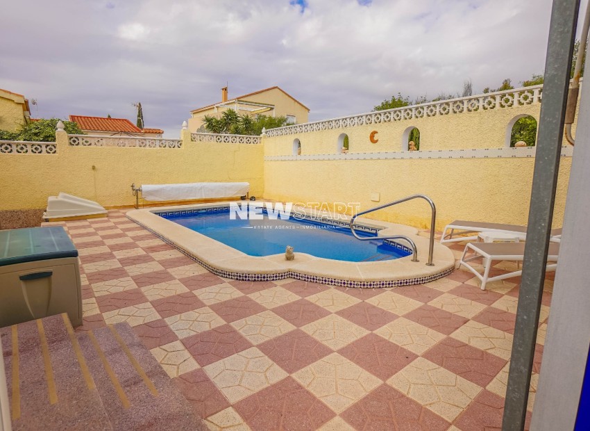 Resale - Detached - La Marina - Urb. La Marina