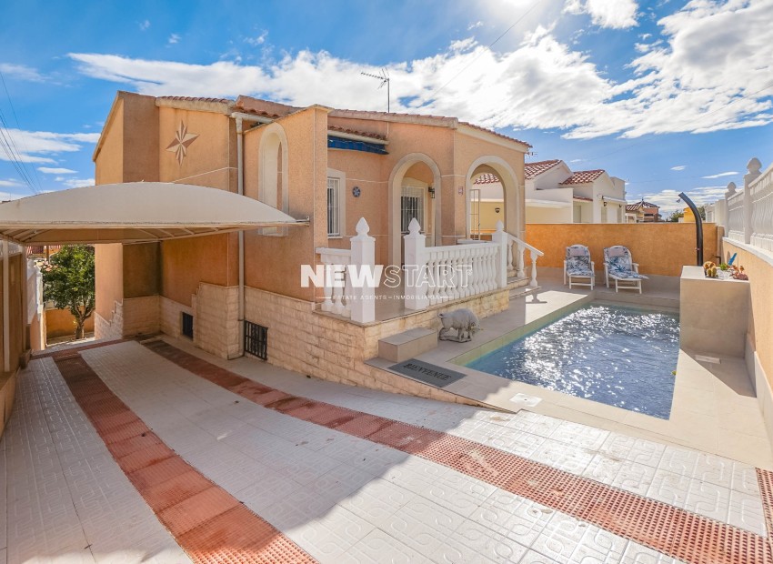 Resale - Detached - La Marina - Urb. La Marina