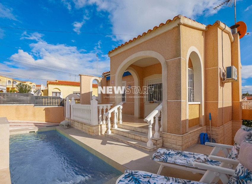 Resale - Detached - La Marina - Urb. La Marina