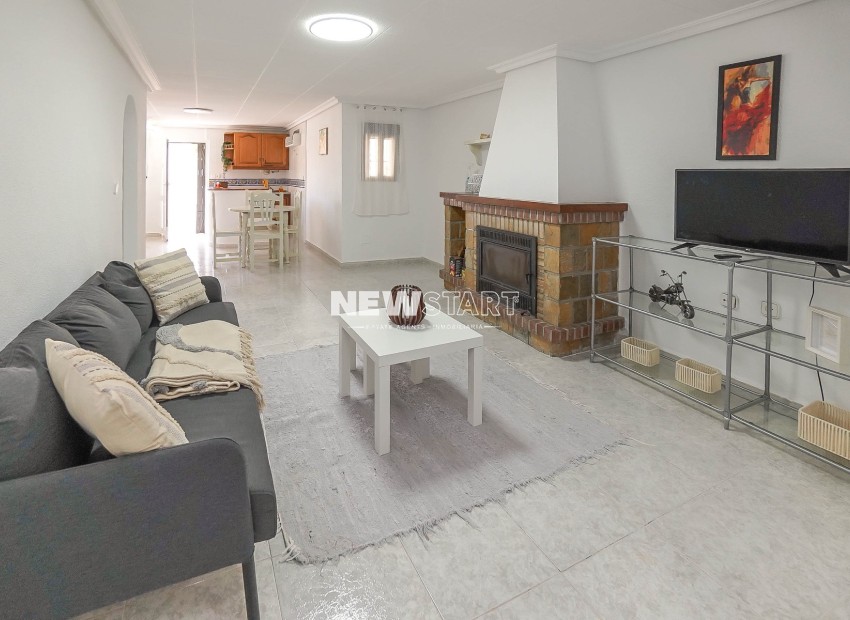 Resale - Detached - La Marina - Urb. La Marina