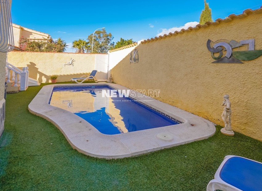 Resale - Detached - La Marina - Urb. La Marina