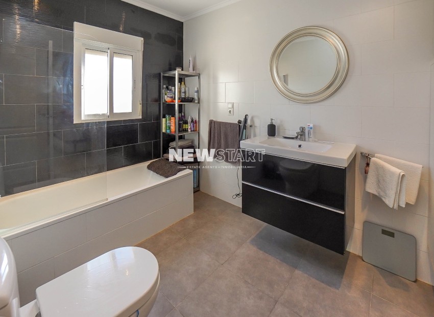 Resale - Detached - La Marina - Urb. La Marina