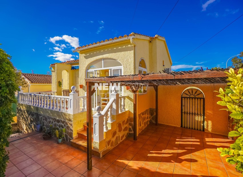 Resale - Detached - La Marina - Urb. La Marina