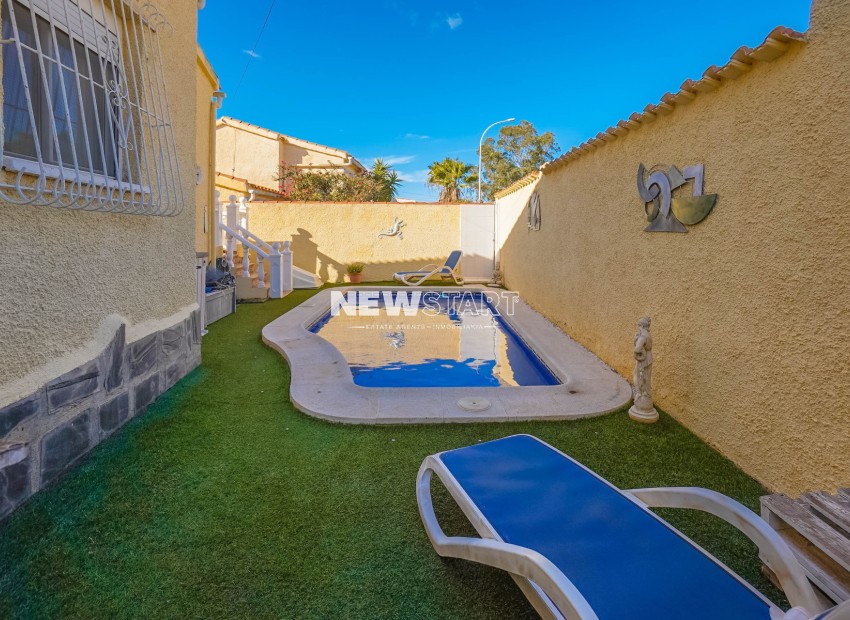 Resale - Detached - La Marina - Urb. La Marina