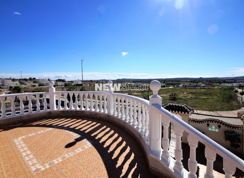 Resale - Detached - La Marina - Urb. La Marina