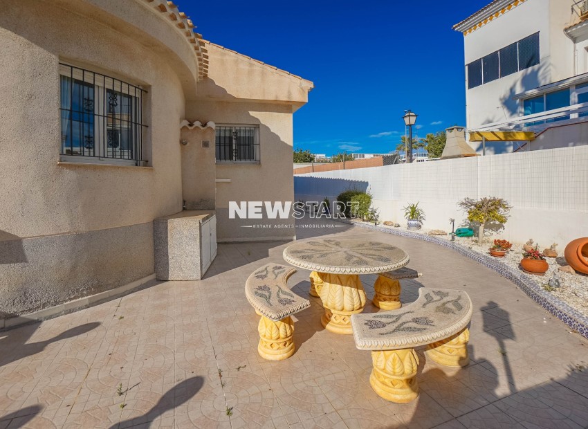 Resale - Detached - La Marina - Urb. La Marina