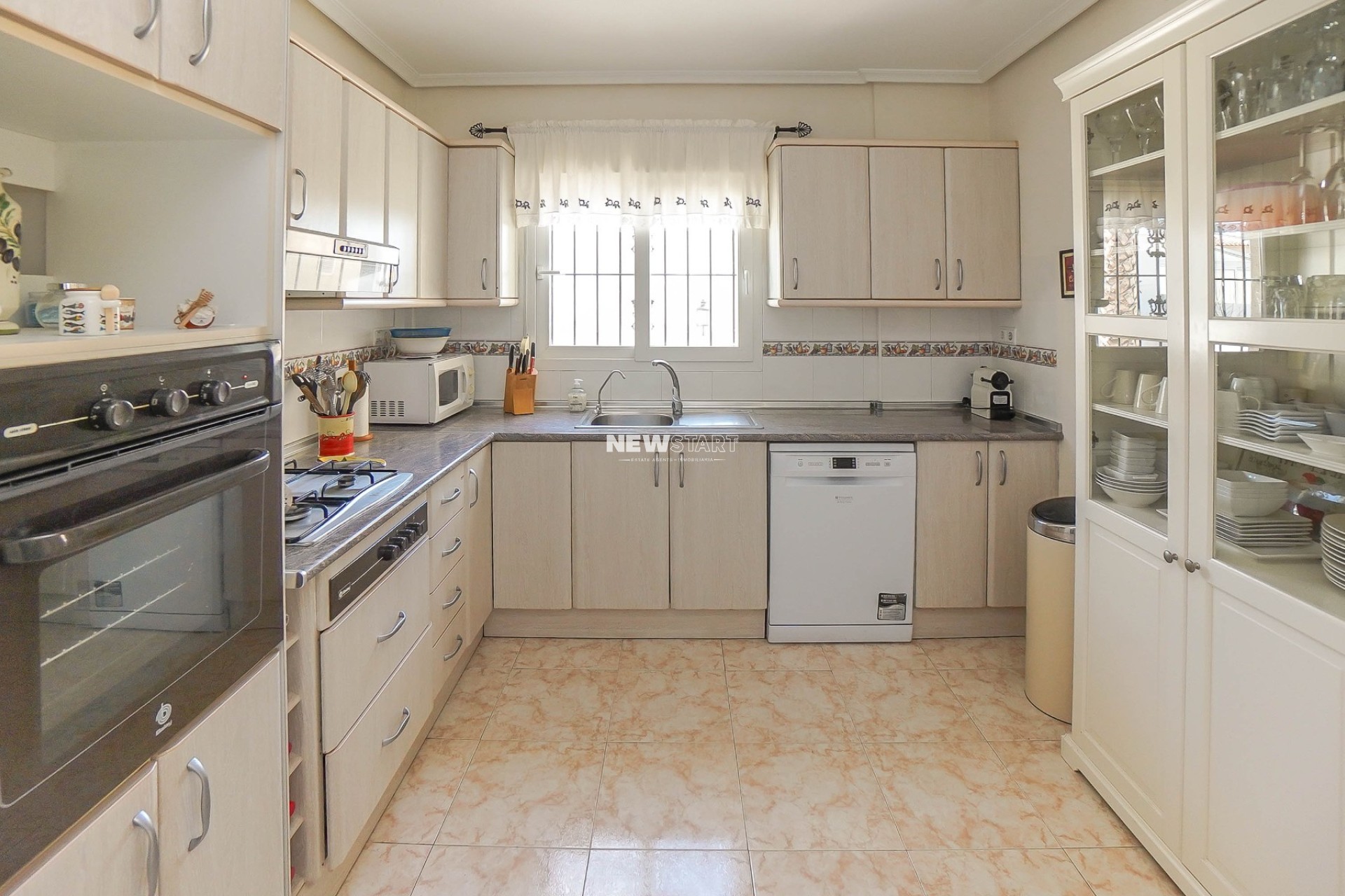 Resale - Detached - La Marina - Urb. La Marina