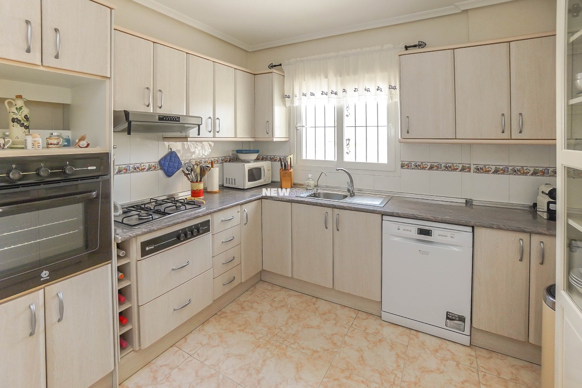 Resale - Detached - La Marina - Urb. La Marina