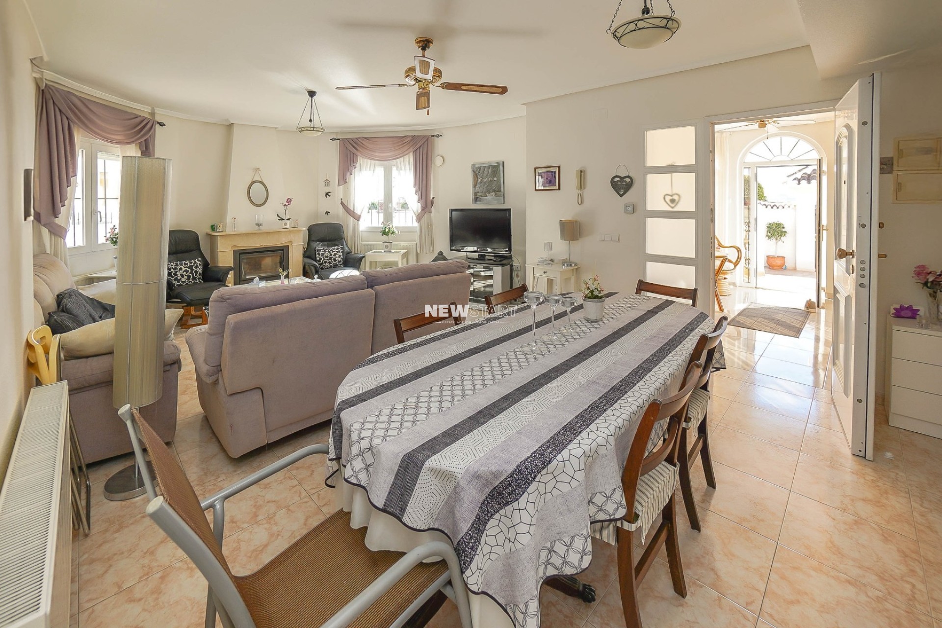 Resale - Detached - La Marina - Urb. La Marina