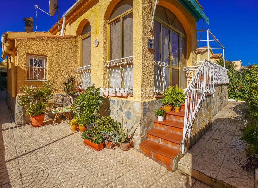 Resale - Detached - La Marina - Urb. La Marina