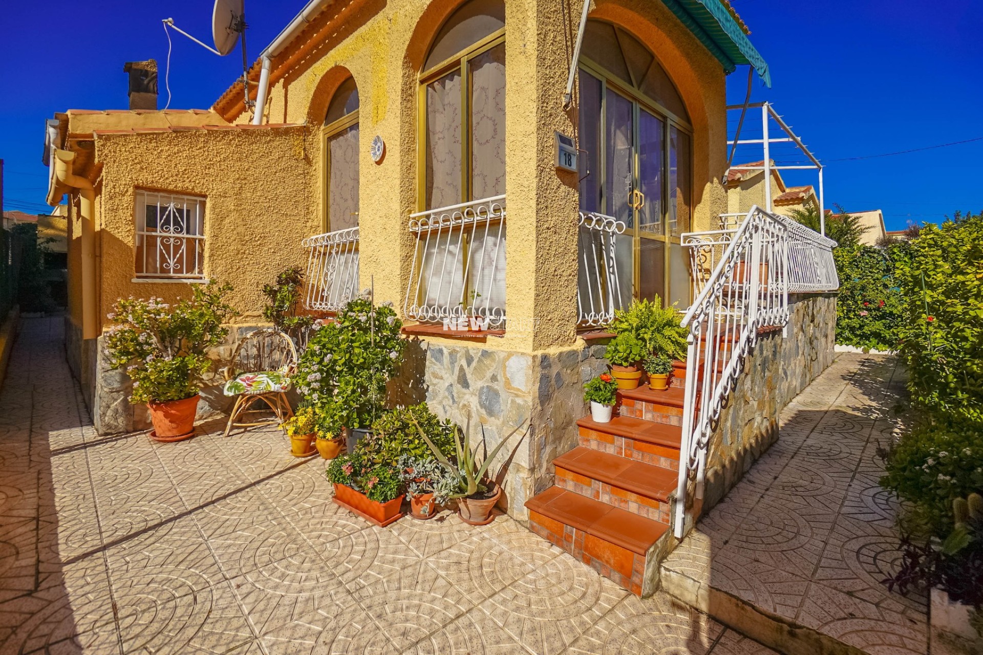 Resale - Detached - La Marina - Urb. La Marina