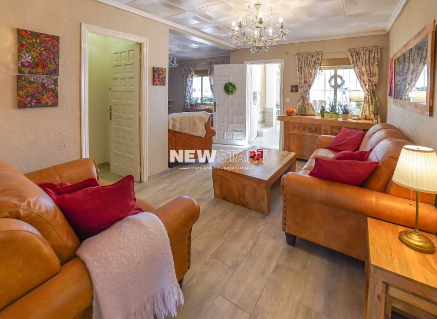 Resale - Detached - La Marina - Urb. La Marina