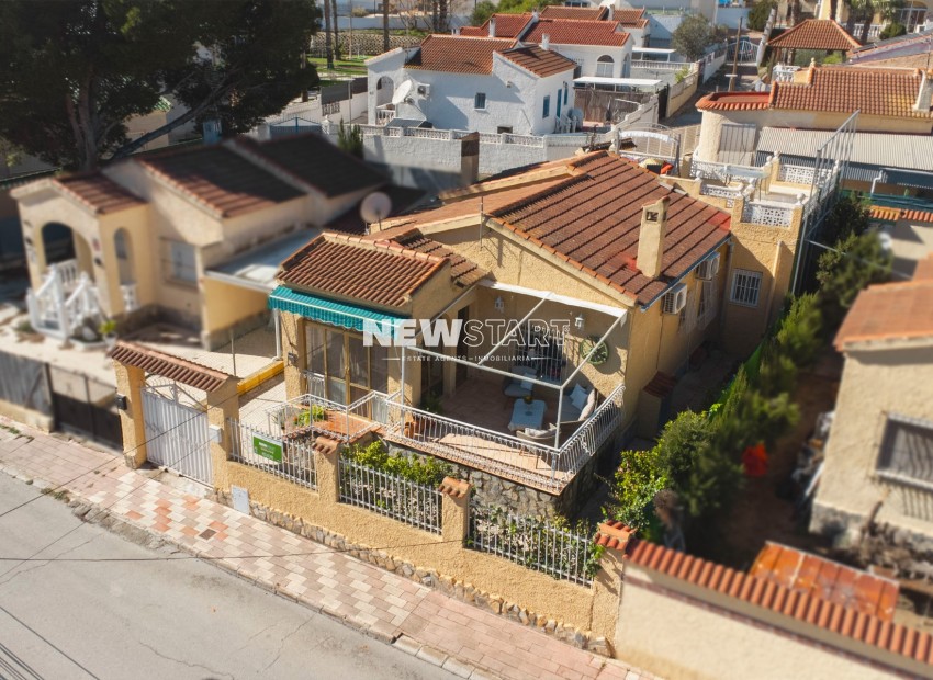 Resale - Detached - La Marina - Urb. La Marina