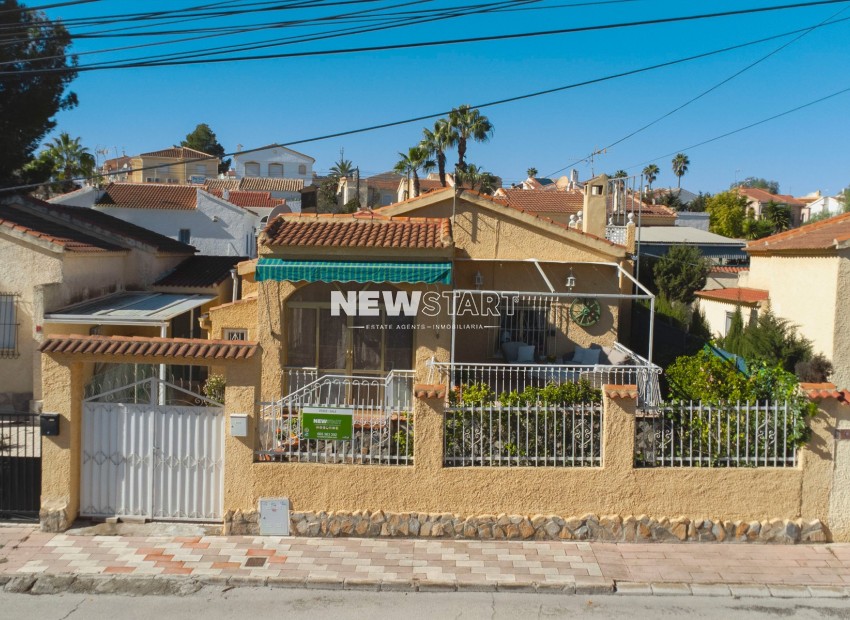 Resale - Detached - La Marina - Urb. La Marina