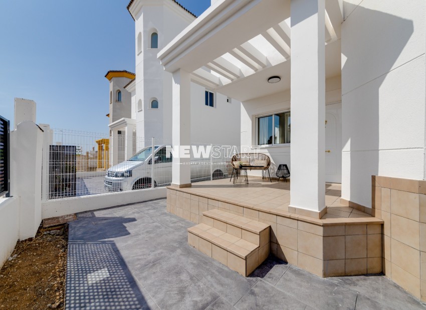 Resale - Detached - La Marina - Urb. La Marina