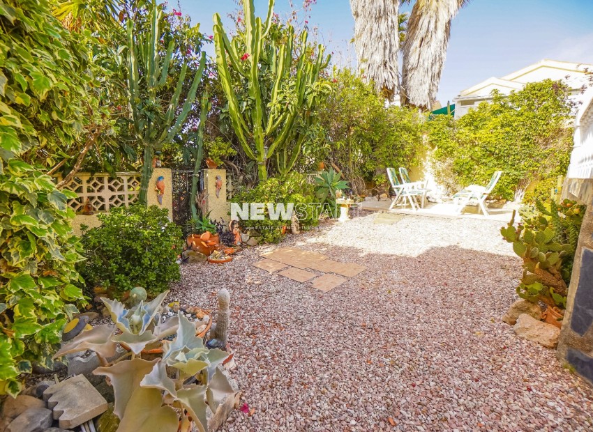 Resale - Detached - La Marina - Urb. La Marina