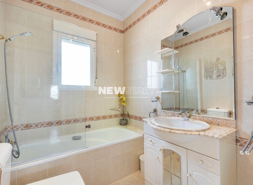 Resale - Detached - La Marina - Urb. La Marina