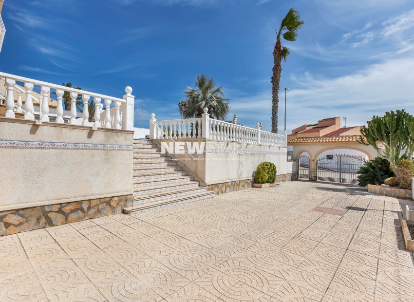 Resale - Detached - La Marina - Urb. La Marina