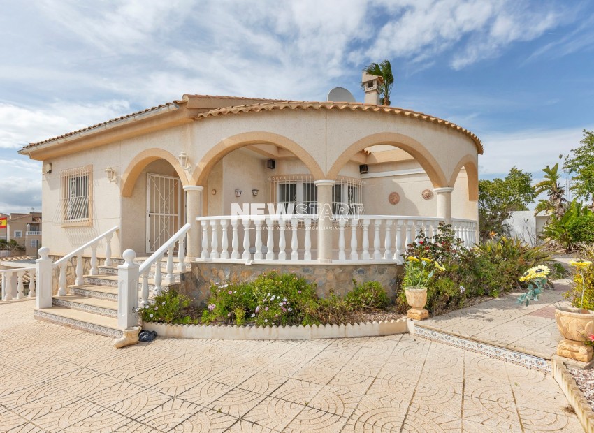 Resale - Detached - La Marina - Urb. La Marina
