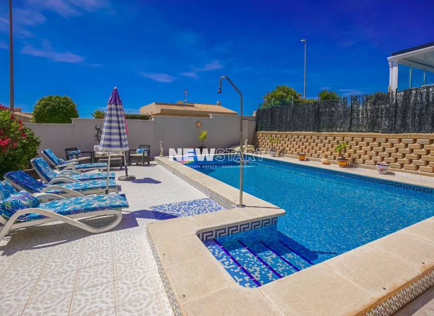 Resale - Detached - La Marina - Urb. La Marina