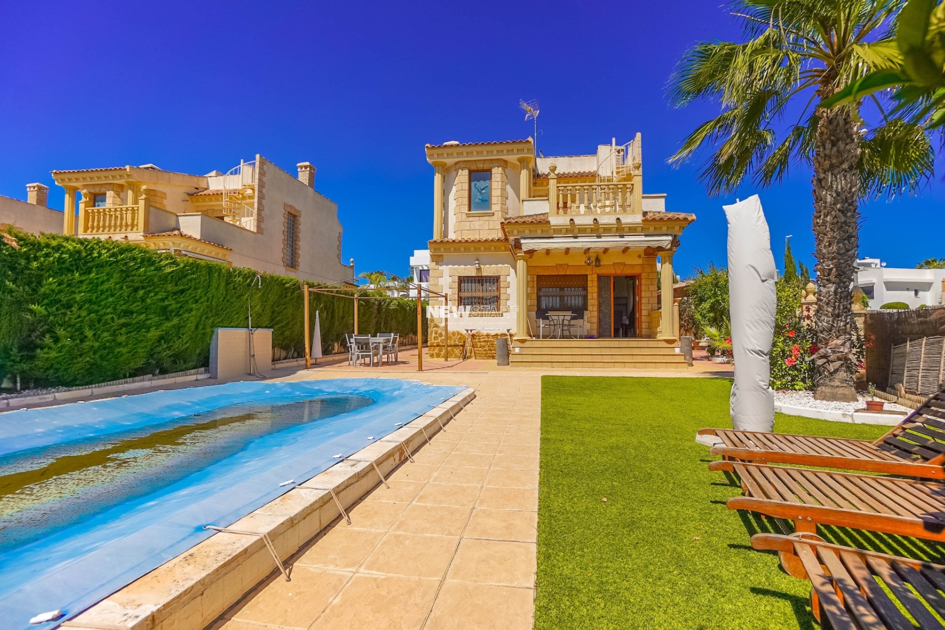 Resale - Detached - La Marina - Urb. La Marina