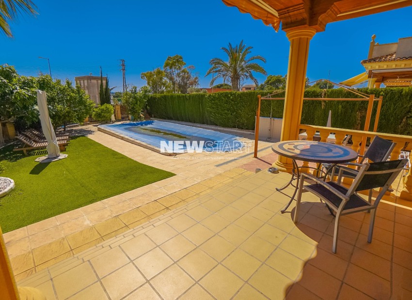 Resale - Detached - La Marina - Urb. La Marina