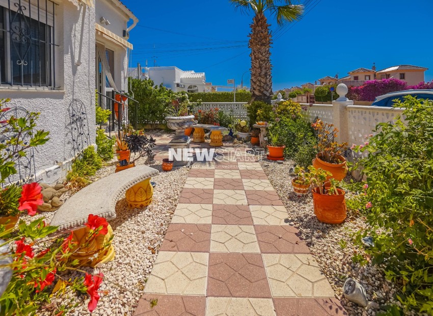 Resale - Detached - La Marina - Urb. La Marina