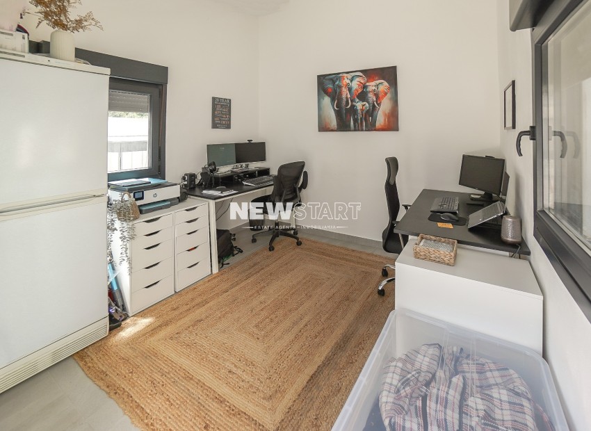 Resale - Detached - La Marina - Urb. La Marina