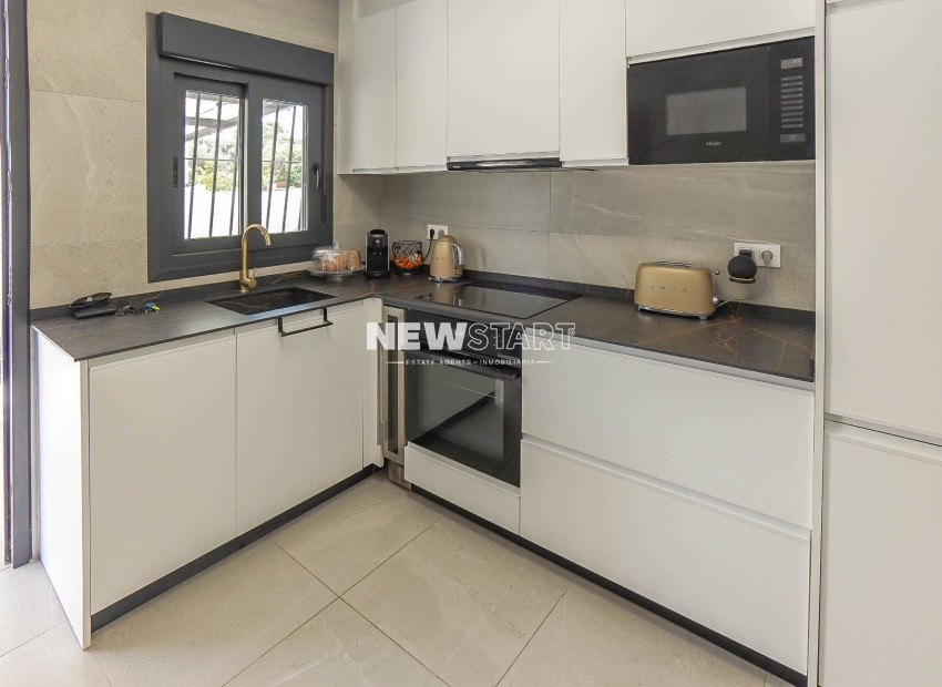 Resale - Detached - La Marina - Urb. La Marina