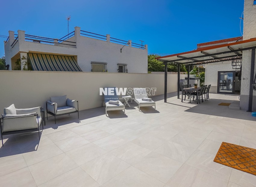 Resale - Detached - La Marina - Urb. La Marina