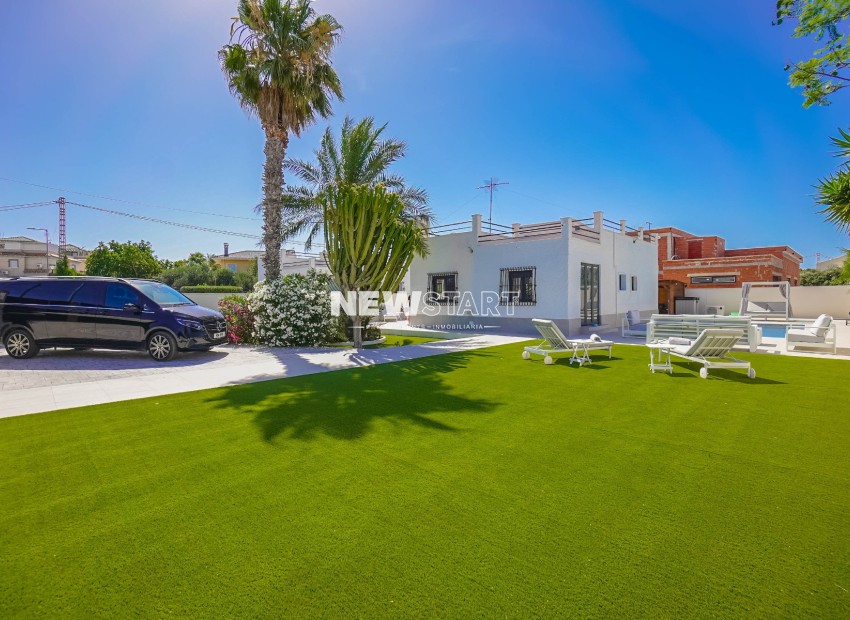Resale - Detached - La Marina - Urb. La Marina