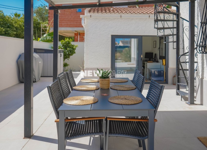Resale - Detached - La Marina - Urb. La Marina