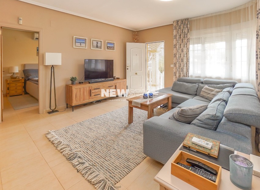 Resale - Detached - La Marina - Urb. La Marina