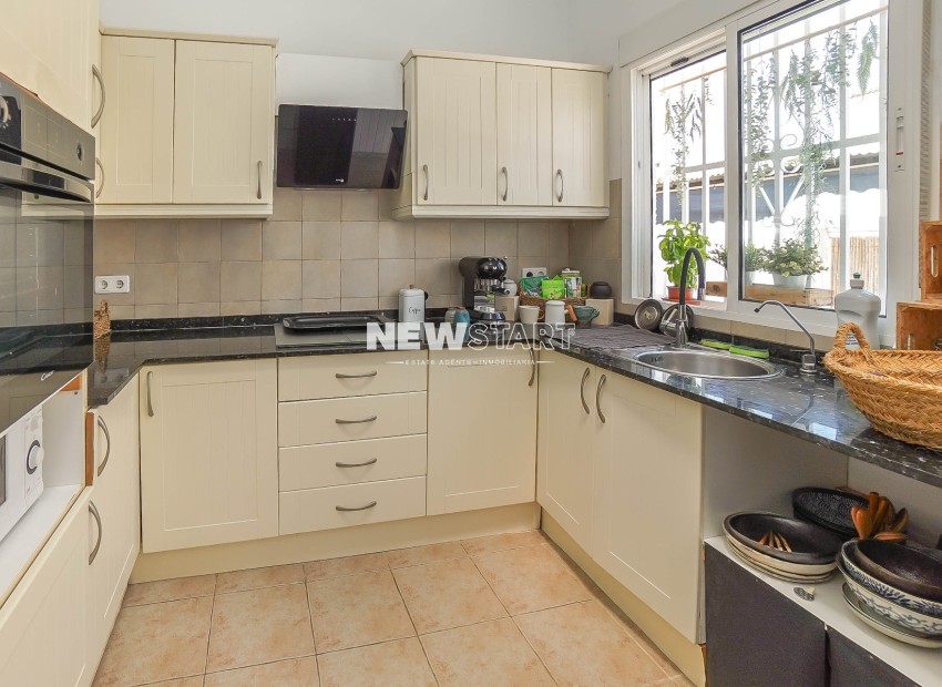 Resale - Detached - La Marina - Urb. La Marina
