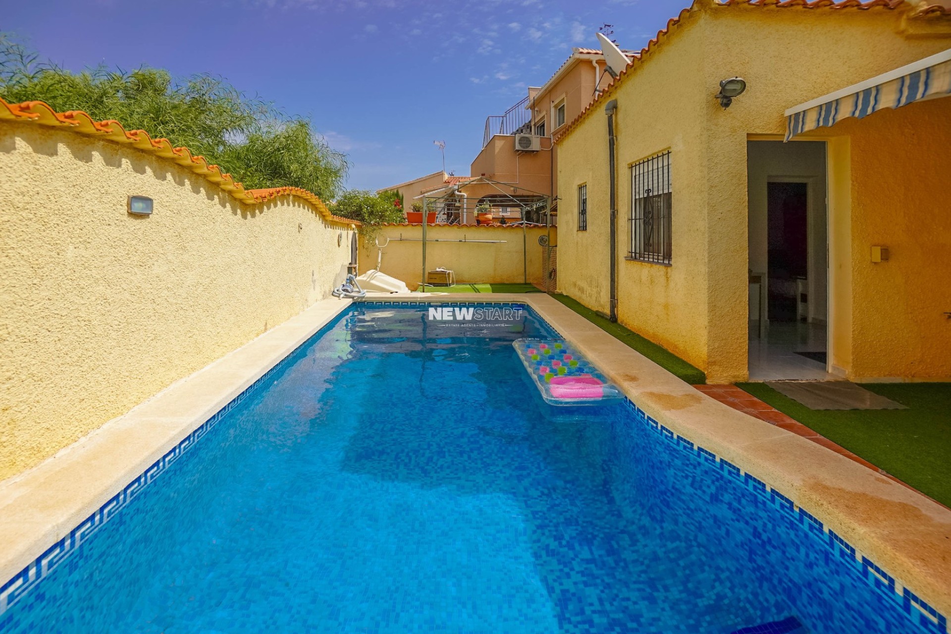 Resale - Detached - La Marina - Urb. La Marina