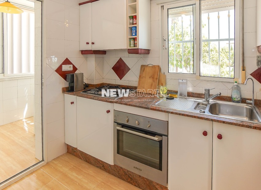 Resale - Detached - La Marina - Urb. La Marina