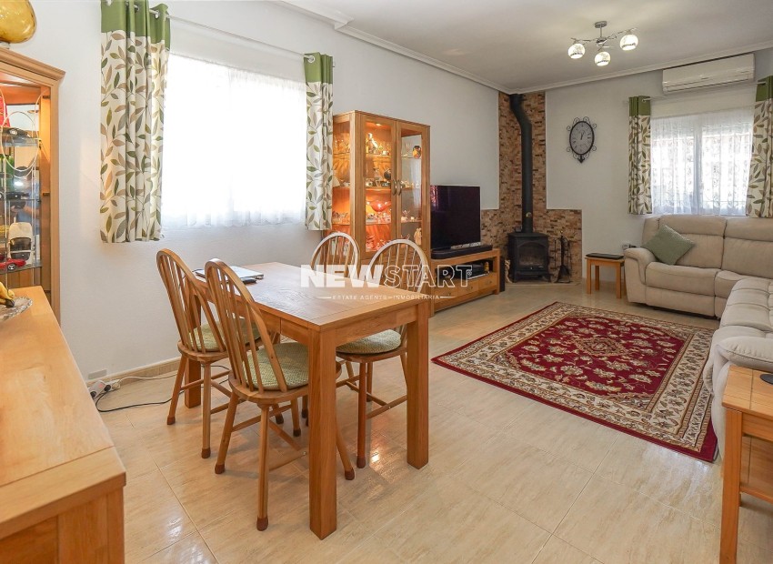 Resale - Detached - La Marina - Urb. La Marina