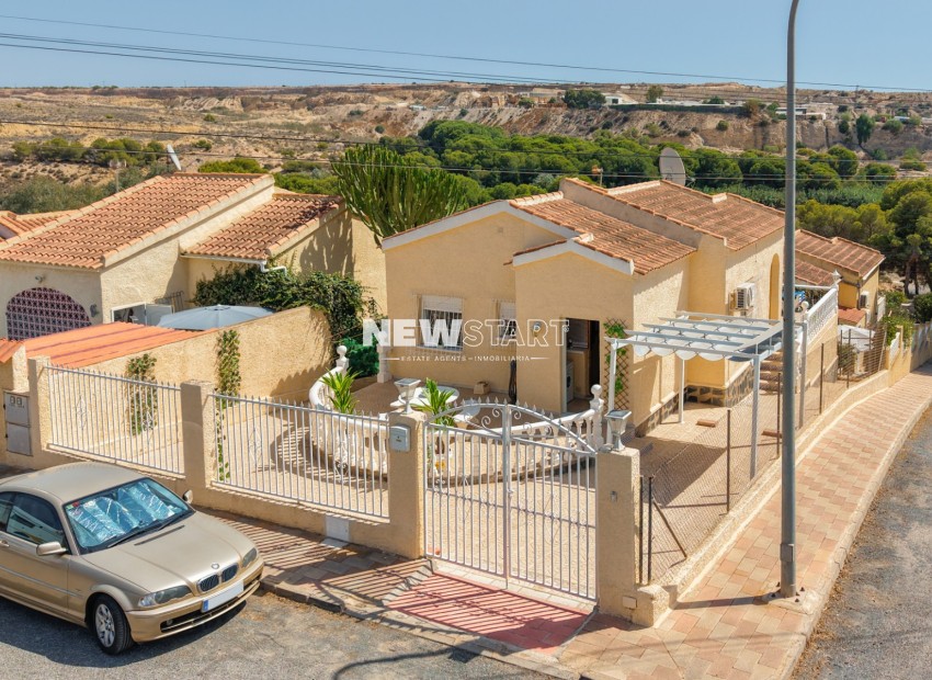 Resale - Detached - La Marina - Urb. La Marina