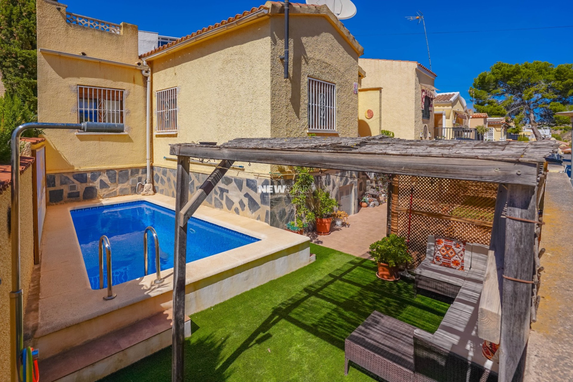 Resale - Detached - La Marina - Urb. La Marina
