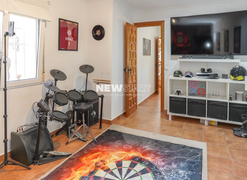 Resale - Detached - La Marina - Urb. La Marina